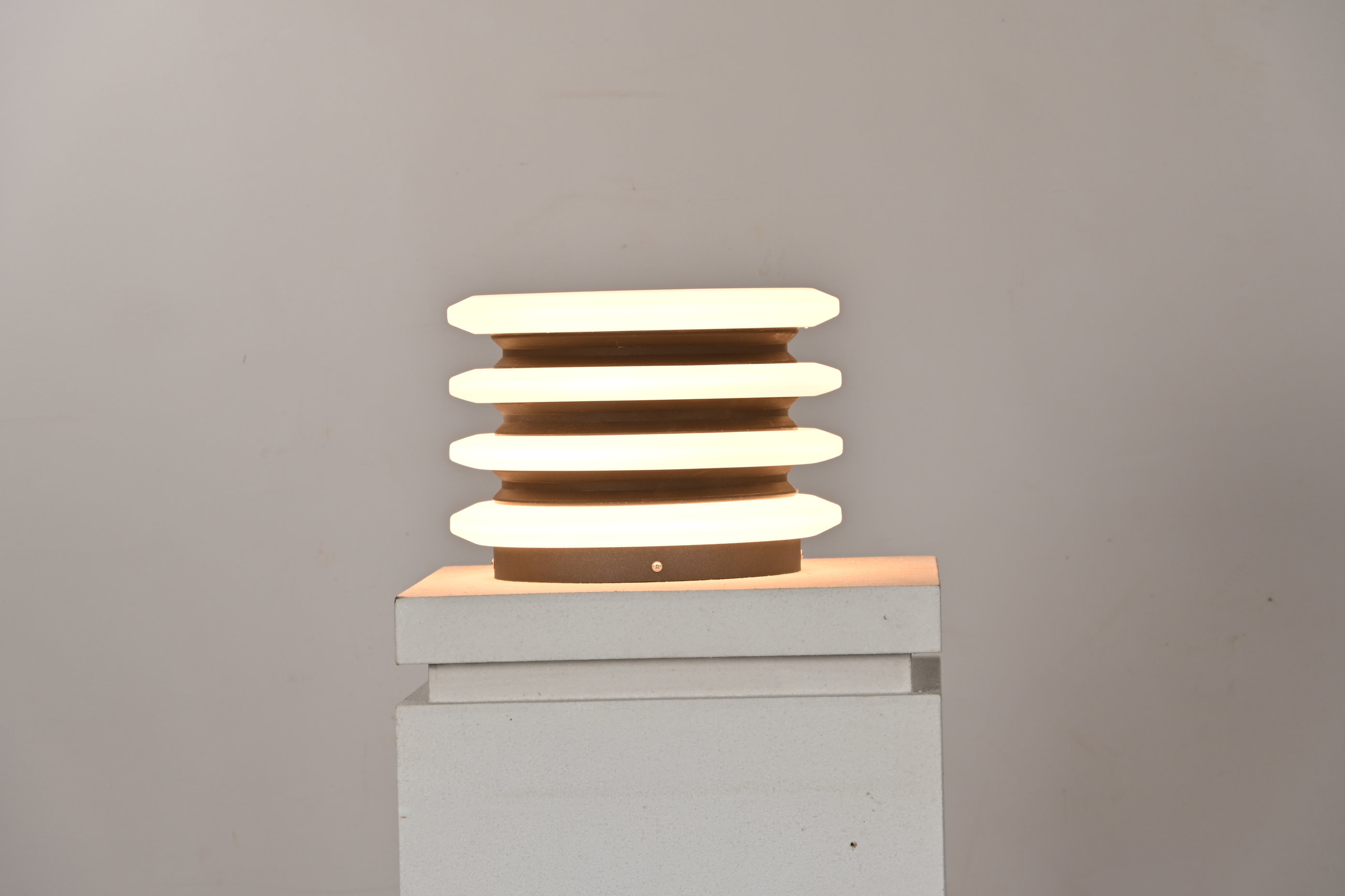 2539 Round Pillar Light